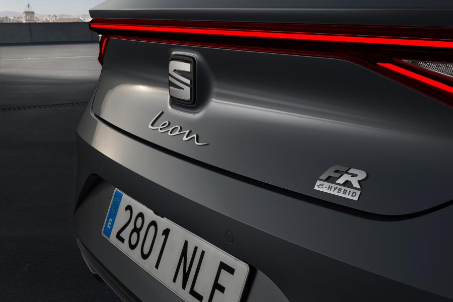 Детали экстерьера Seat Leon FR eHybrid 2020 года  (WW) (фото 2 из 5)